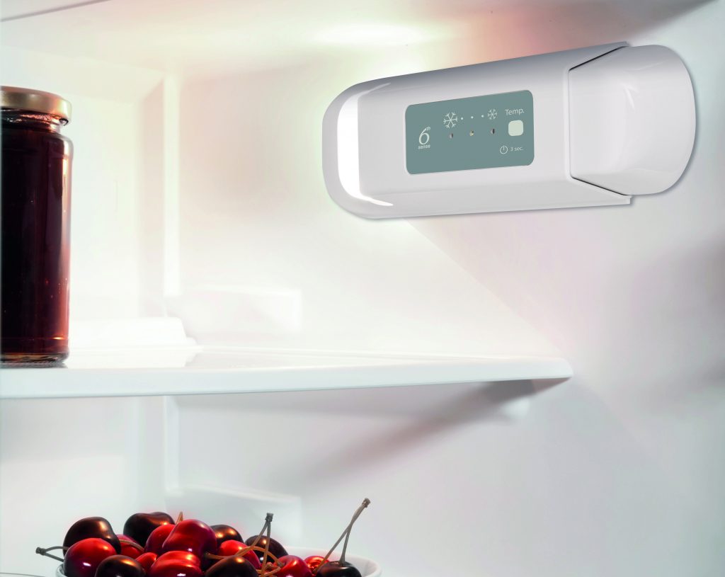 Хладилник за вграждане Whirlpool WBUF011 - Image 3