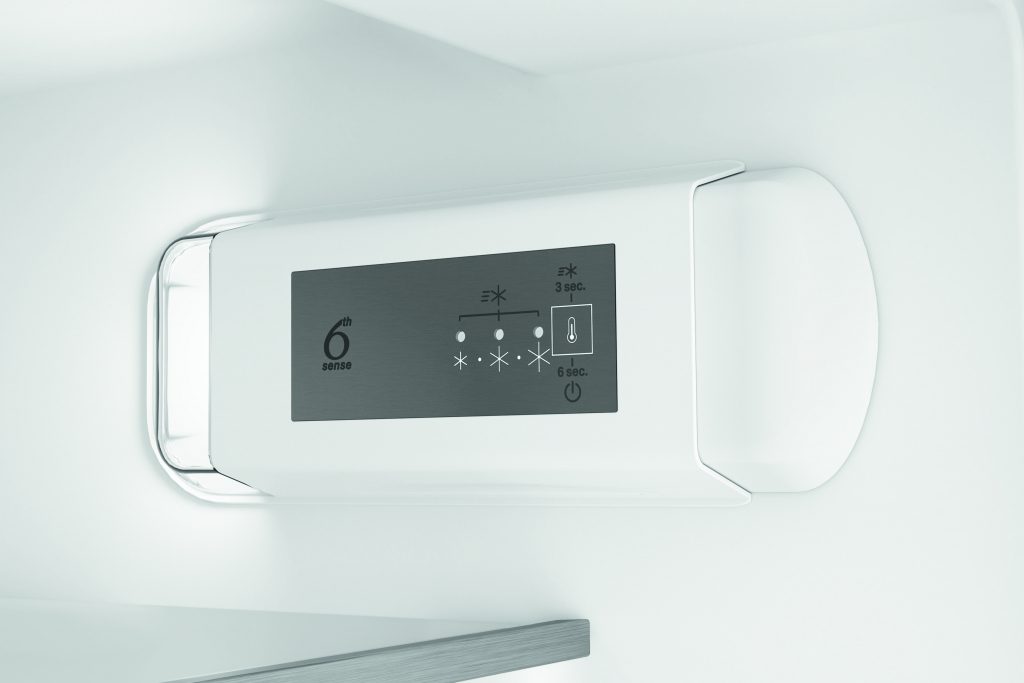 Хладилник за вграждане Whirlpool WHC18 T132 - Image 4